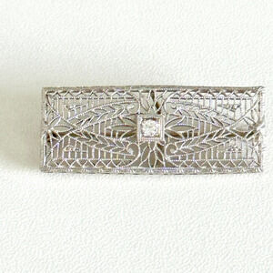 Antique 14K White Gold Art Deco Diamond Filigree Intricate Detail Bar Brooch Pin